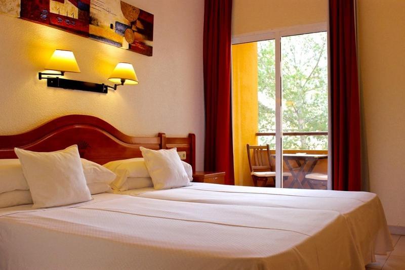 Ramada Resort By Wyndham El Puerto de Mazarrón Oda fotoğraf